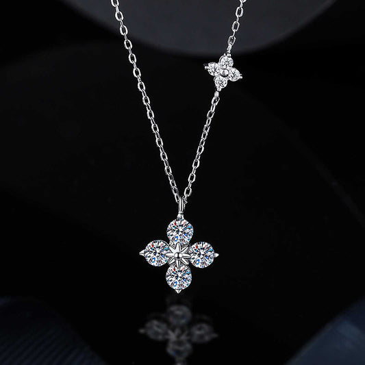 S925 sterling silver necklace, moissanite four-leaf clover pendant chain, light luxury.