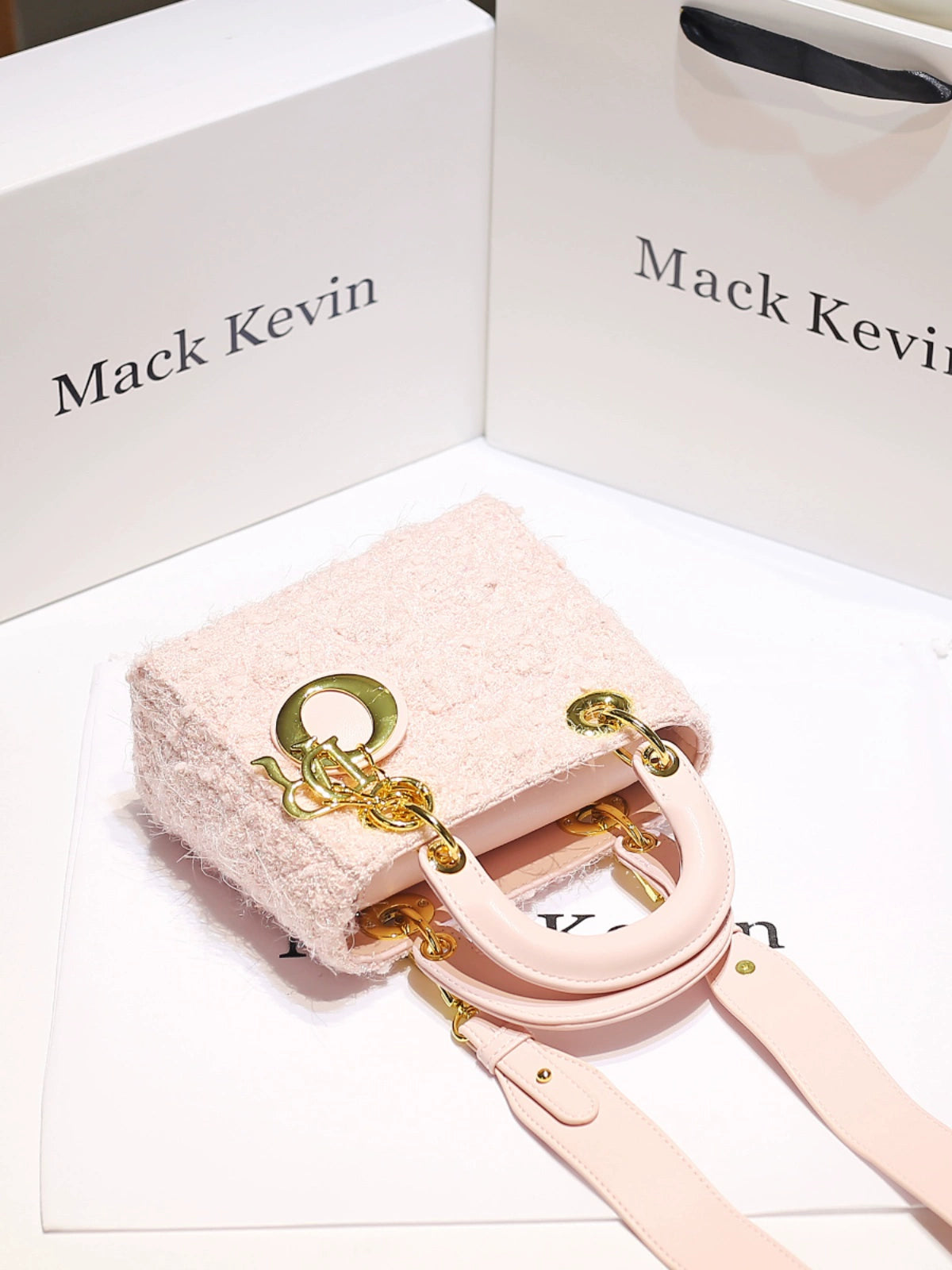 MackKevin Pink  Shoulder Bag.