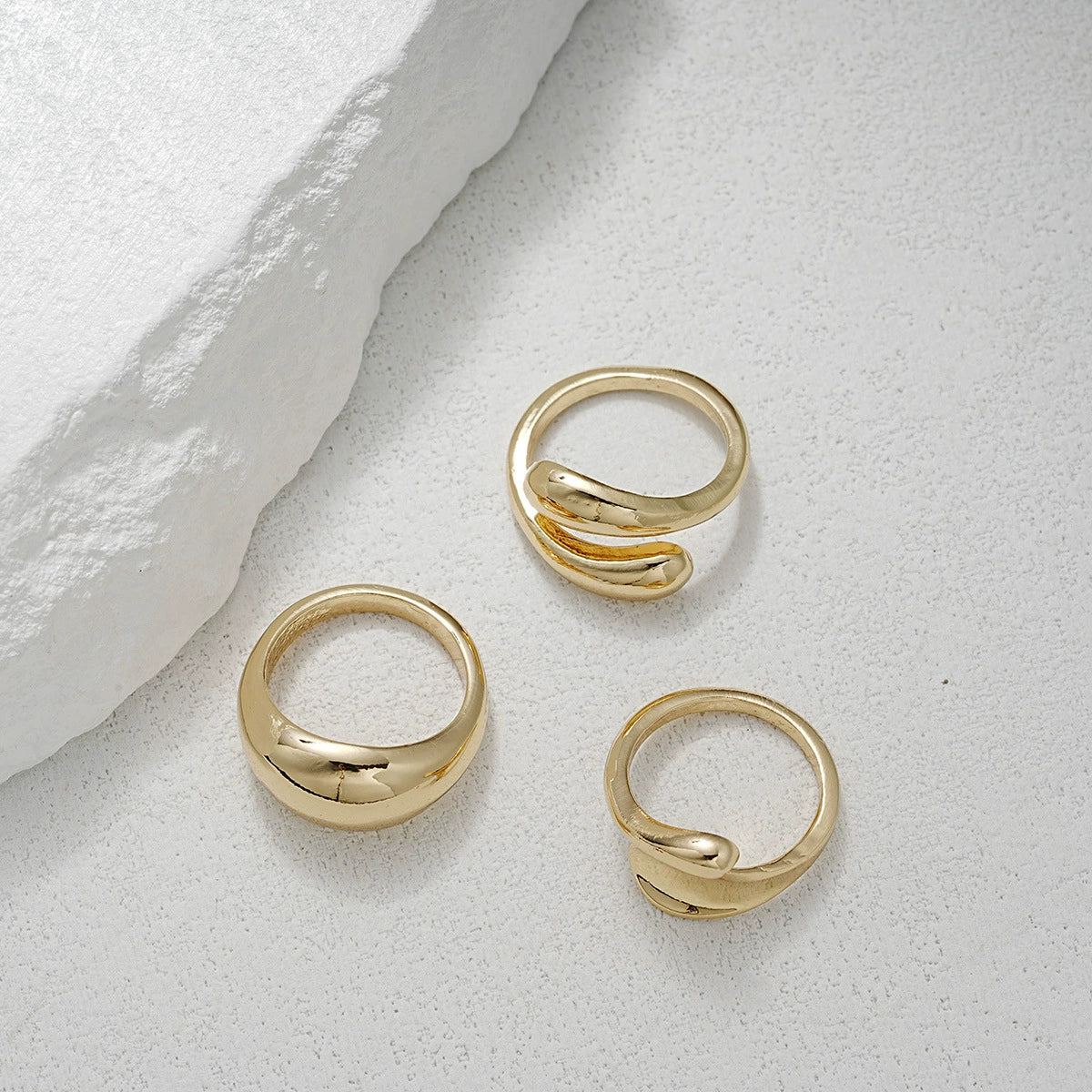 Rings set of 3 pieces gold irregular