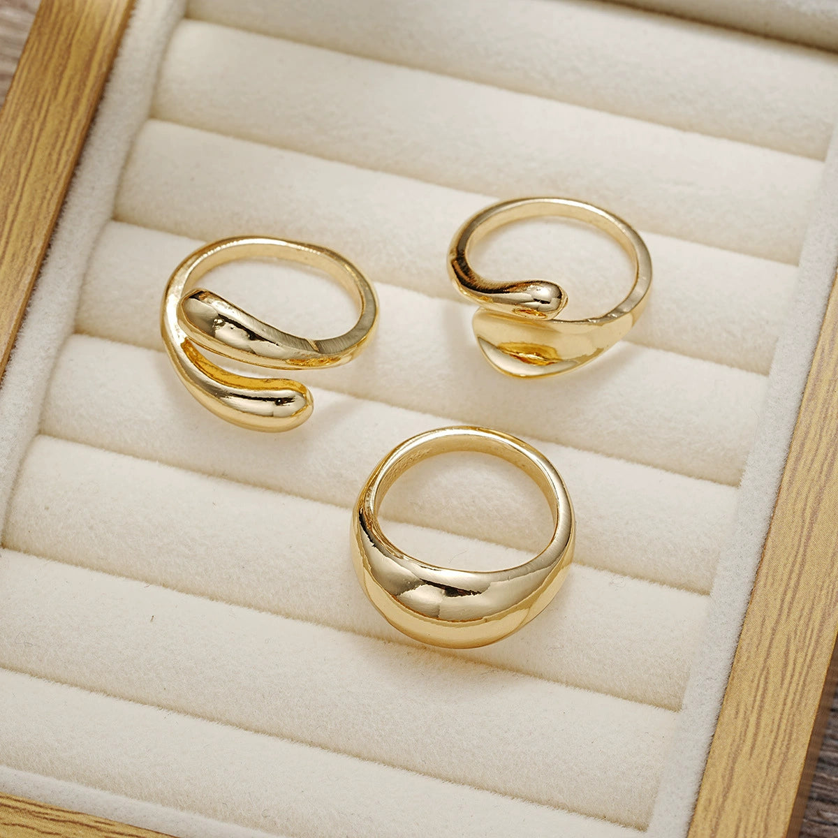 Rings set of 3 pieces gold irregular